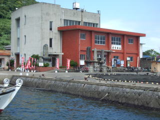 宝当神社の玄関口 高島港